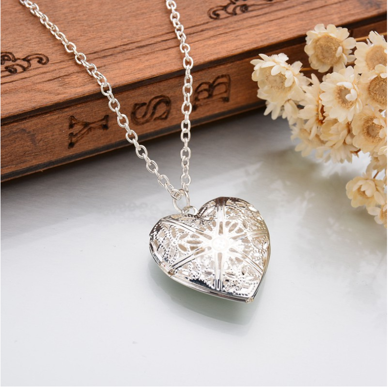Openwork Heart Necklace