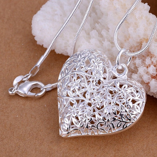 Vintage Retro Style Silver Plated Heart Pendant Necklace