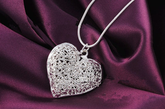 Vintage Retro Style Silver Plated Heart Pendant Necklace